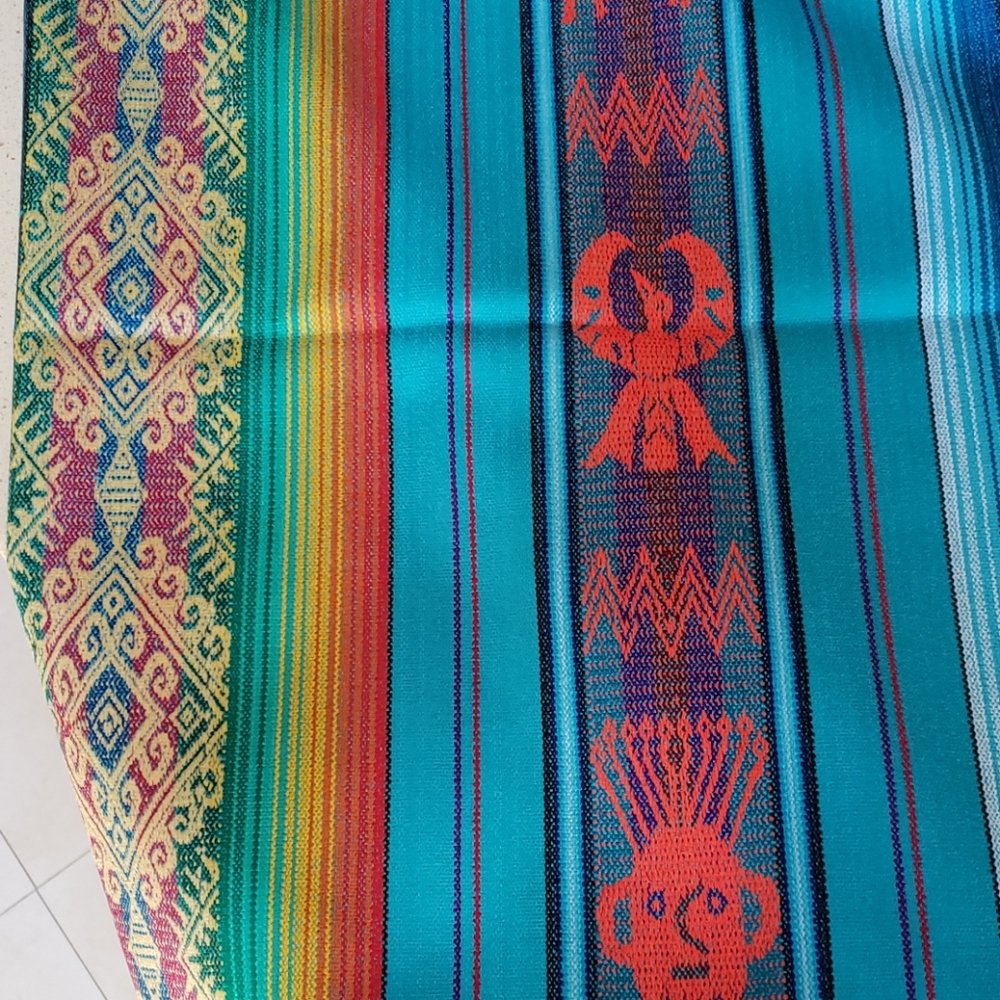 Table runner - Picture 2 of 2